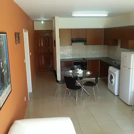 Byreva Apartments Paphos Room photo