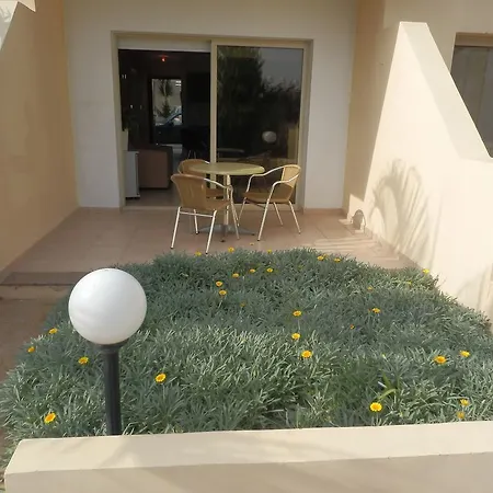 Byreva Apartments Paphos Room photo
